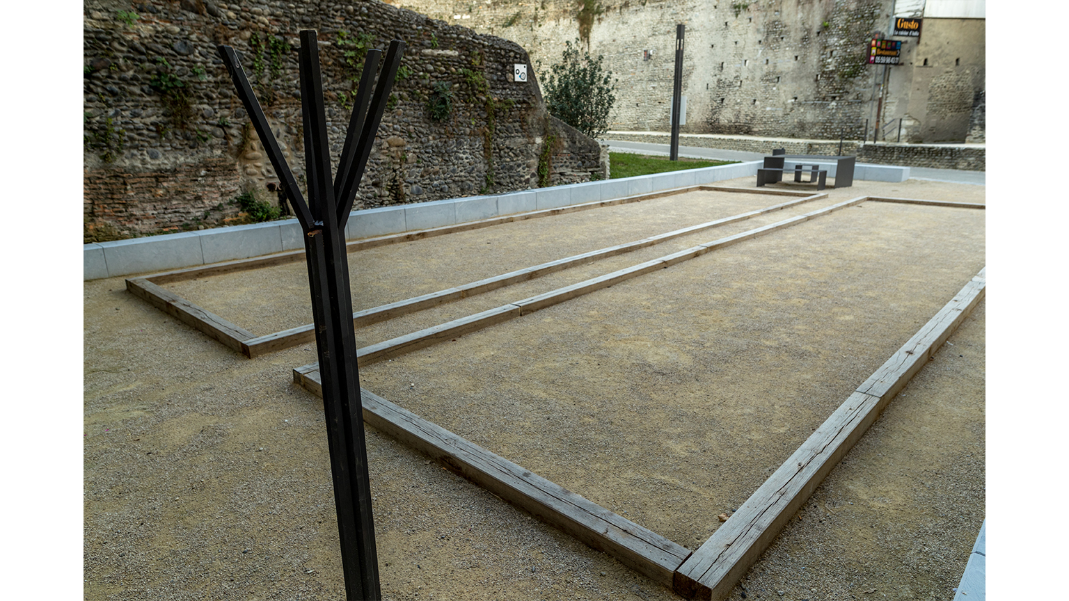 La rue du Hédas, le jardin des senteurs de Pau