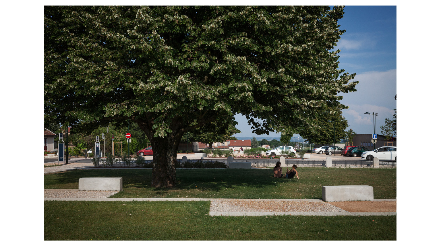 Place du village d’Odenas