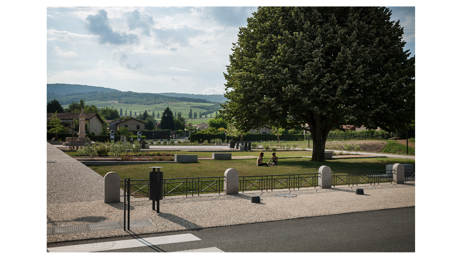 Place du village d’Odenas